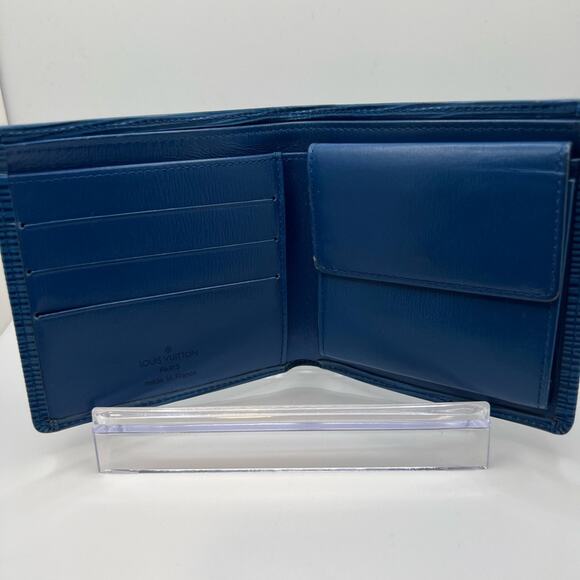 Louis Vuitton Blue Epi Bifold Wallet - Picture 4 of 8